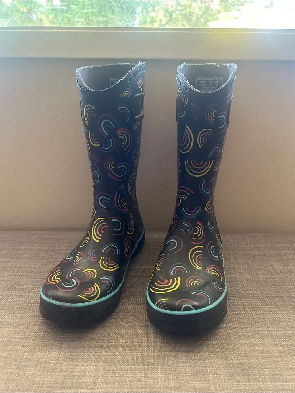 BOGS Kids size 4 Black Rainbow-Print Rain Boots